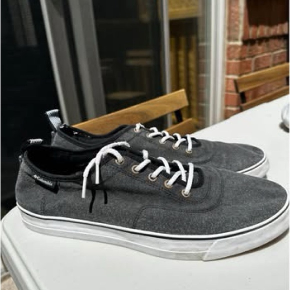 Columbia Gray and White Sneakers with Suede-like Upper and Padded Tongue